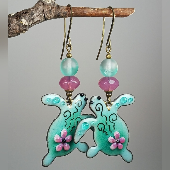 HAND CRAFTED Artisan Enamel Turquoise Aqua Pink Sea Turtle Dangle Earrings - Picture 2 of 7